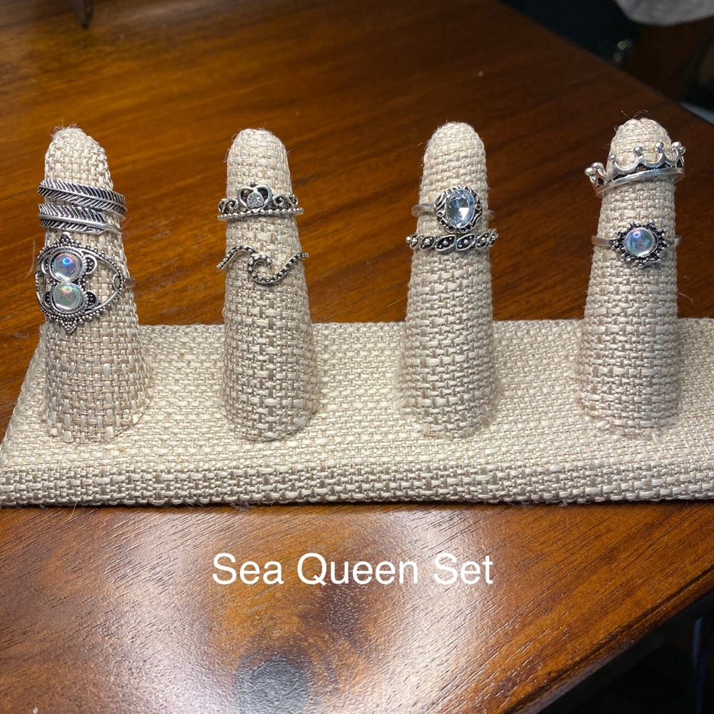 Set of 8 Sea Queen Silver Ring Set